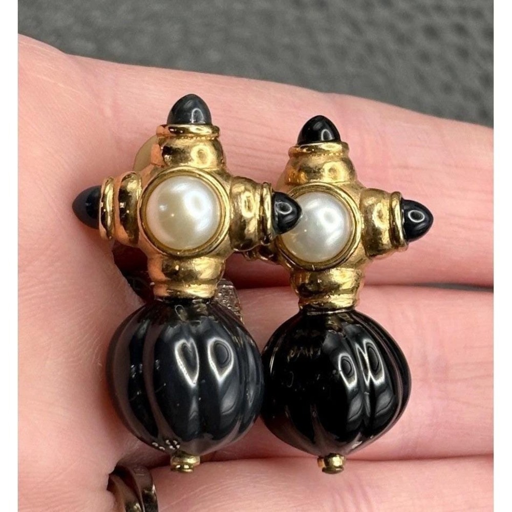 VTG Francesca Romana Black Faux Pearl Clip Chunky Gripoix Style Mogul Earrings